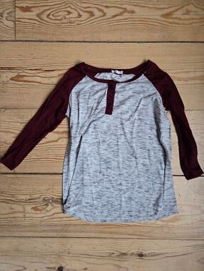 Ardene Grey Burgundy Raglan Henley Top XS